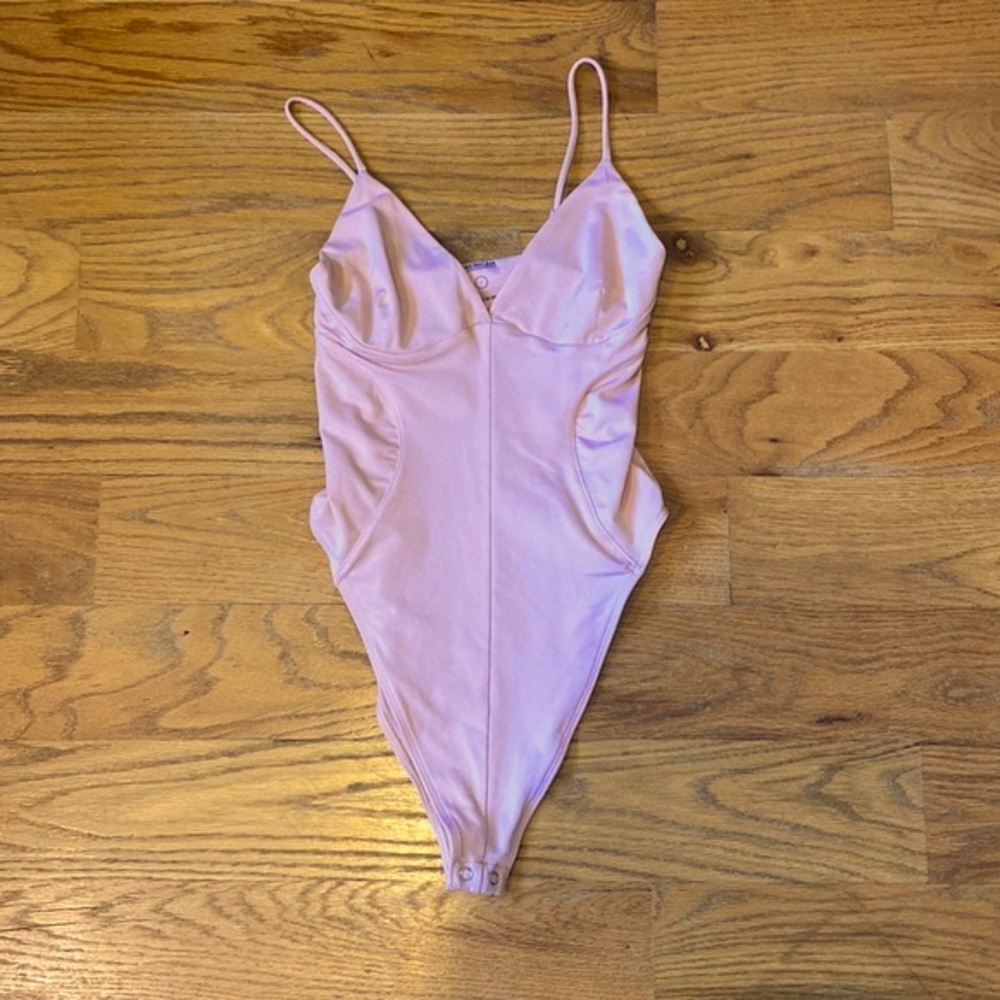 Good American Not So Basic Blush Cami Bodysuit In… - image 5